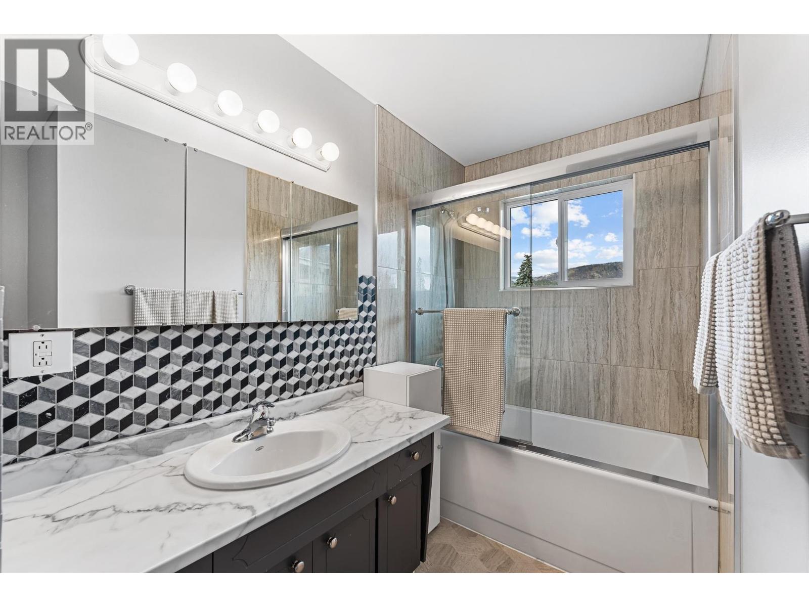 1430 Brentwood Road, West Kelowna