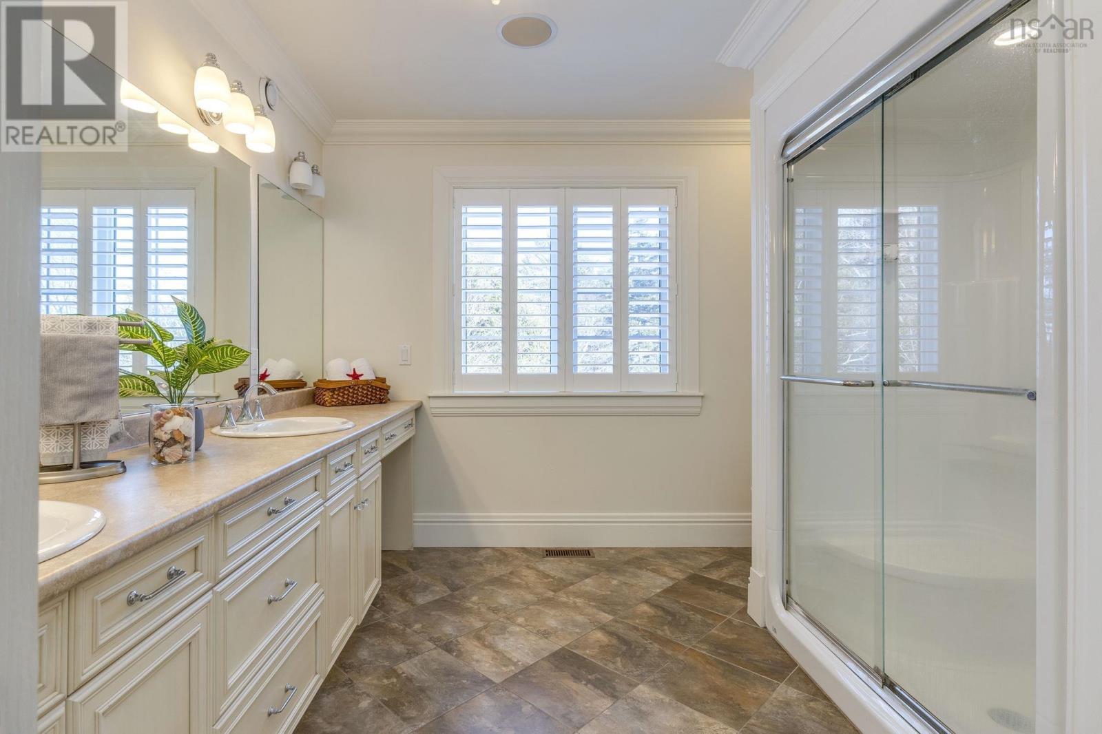 Property 24 of 49 of 93 Canterbury Lane