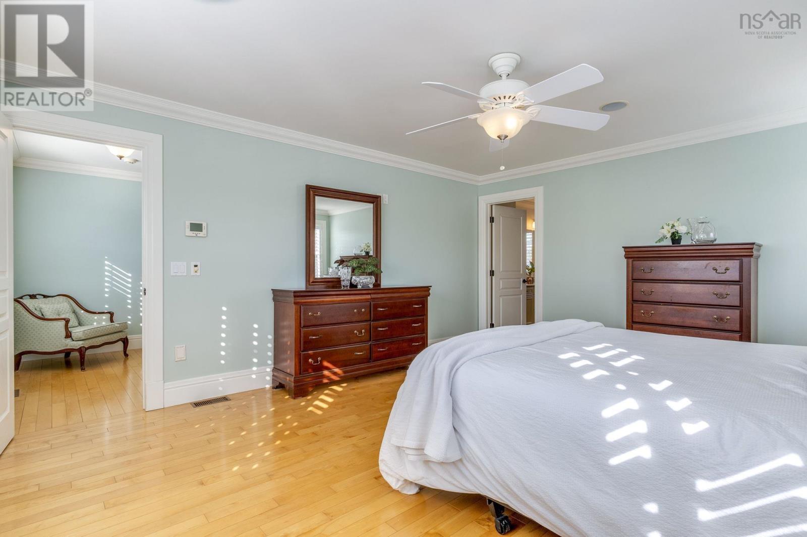 Property 22 of 49 of 93 Canterbury Lane