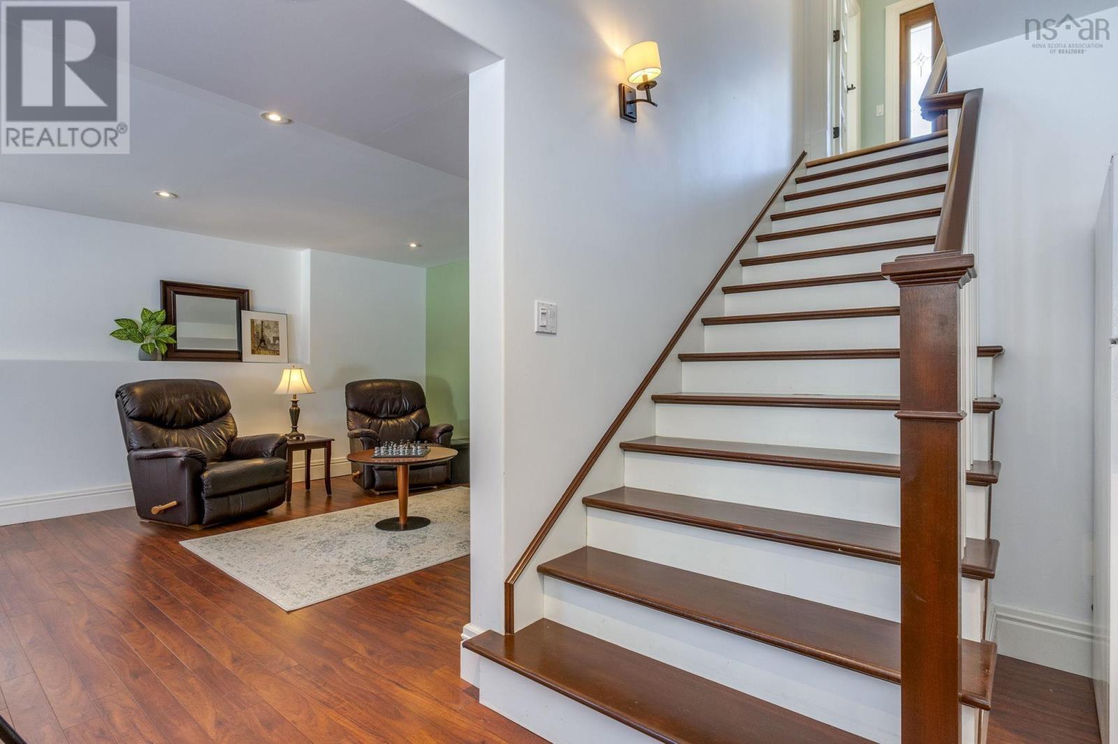 Property 32 of 49 of 93 Canterbury Lane