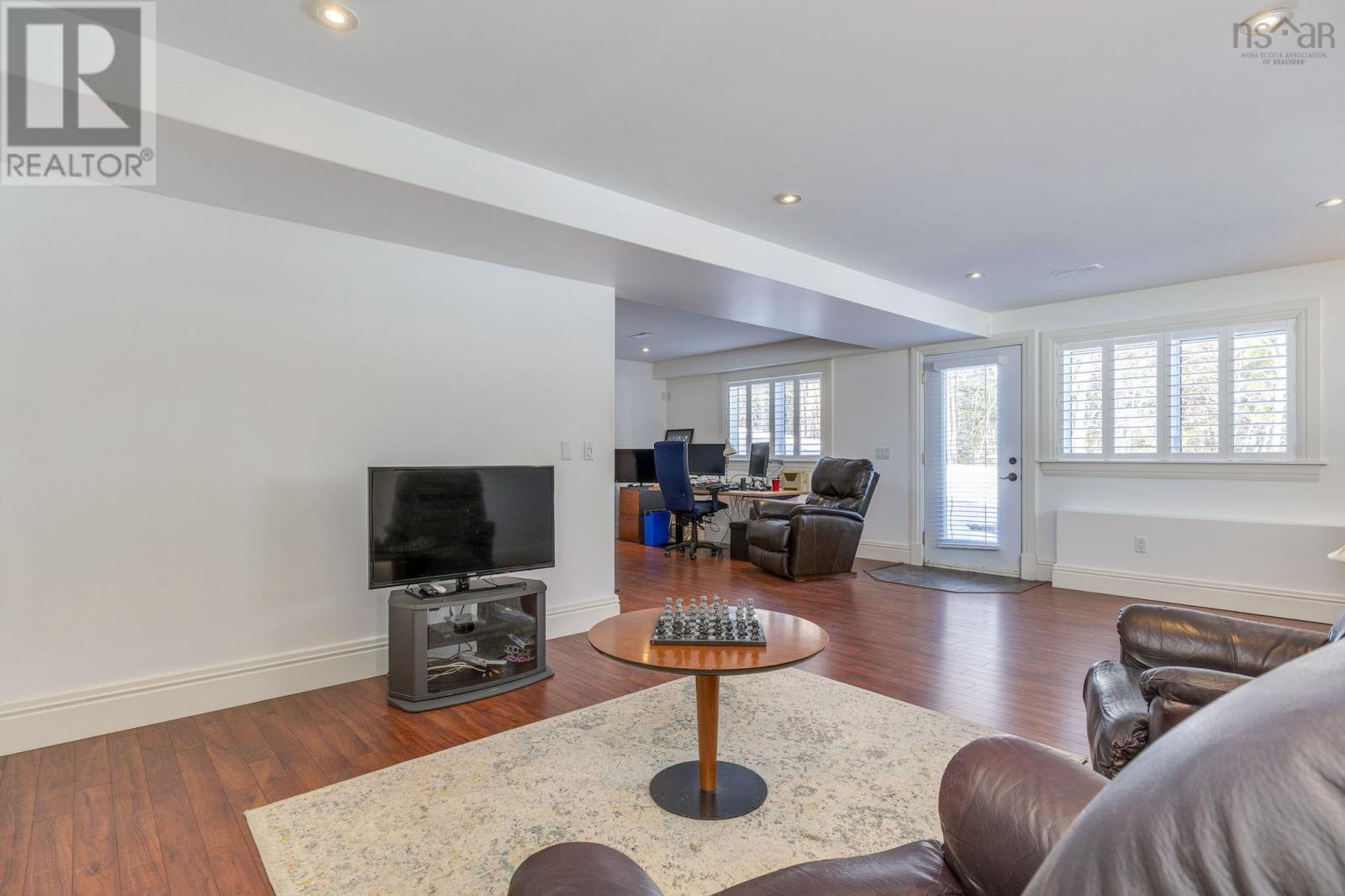 Property 37 of 49 of 93 Canterbury Lane