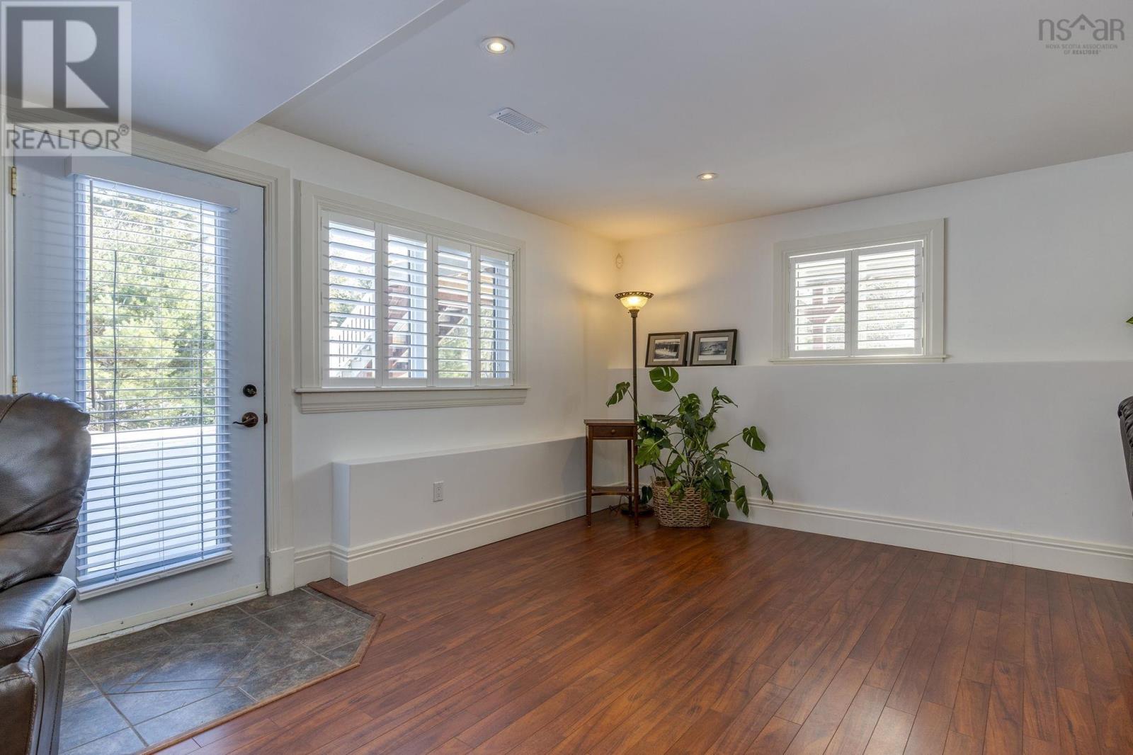 Property 33 of 49 of 93 Canterbury Lane