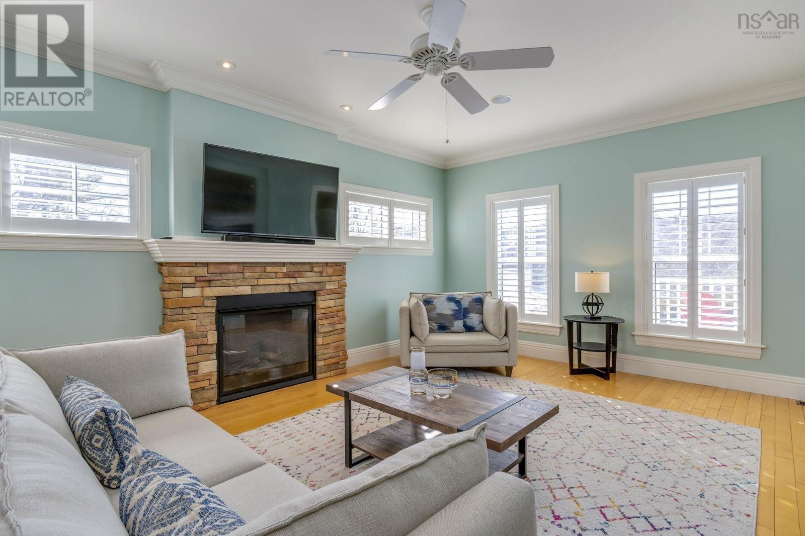 Property 5 of 49 of 93 Canterbury Lane