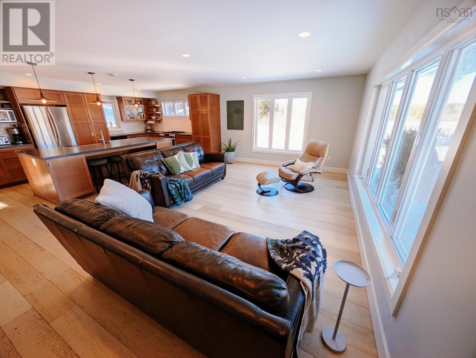 Property 14 of 50 of 10055 19 Highway