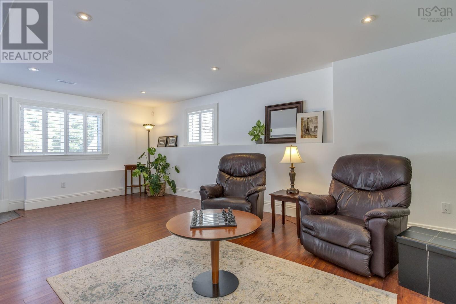 Property 34 of 49 of 93 Canterbury Lane