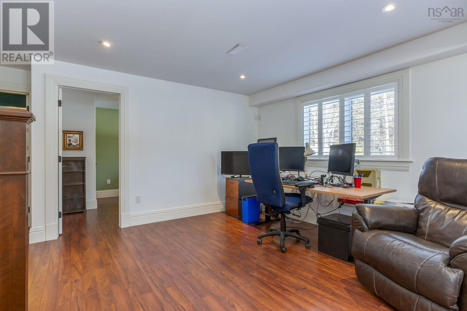 Property 36 of 49 of 93 Canterbury Lane