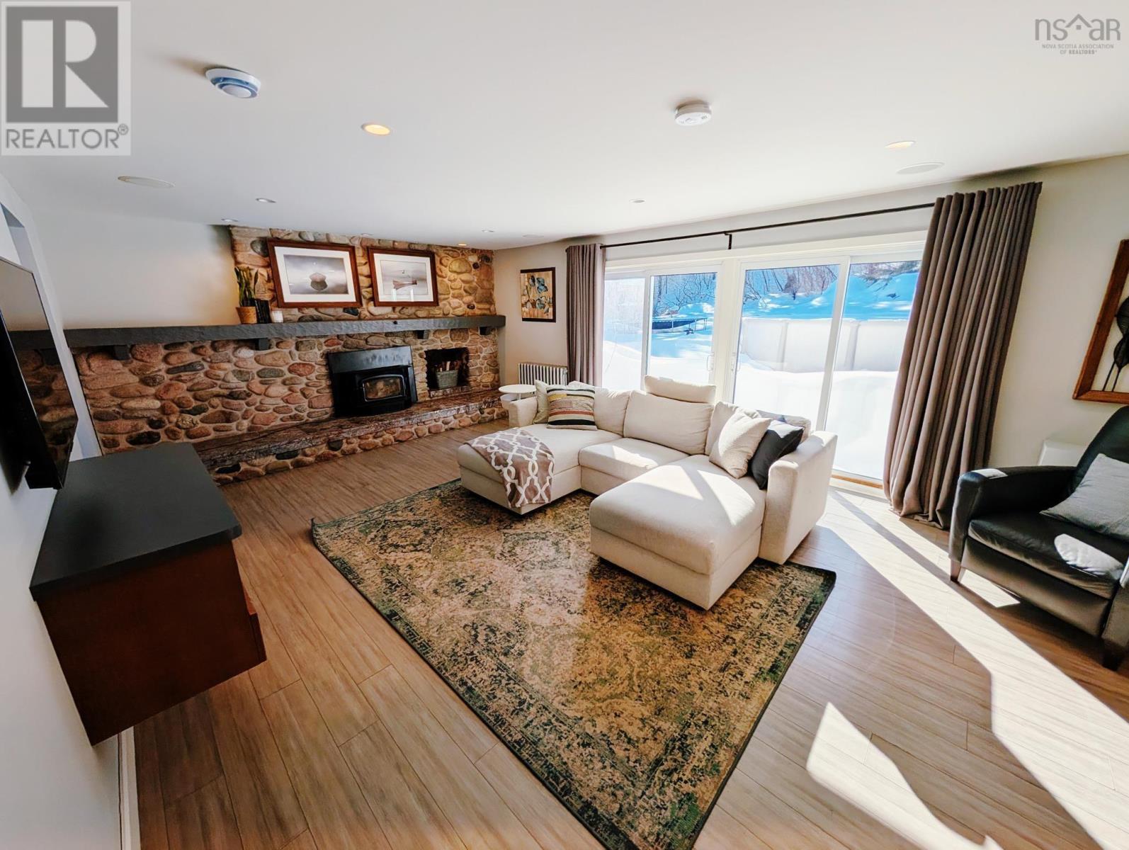 Property 8 of 50 of 10055 19 Highway