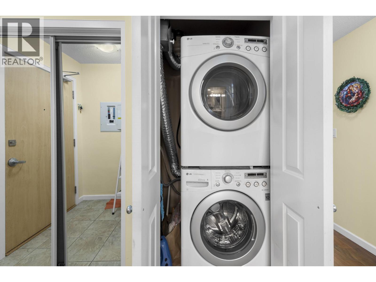 602 290 NEWPORT DRIVE, Port Moody