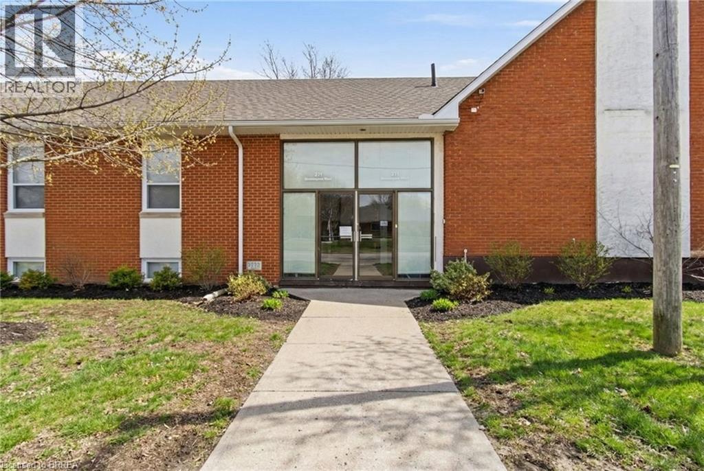 211 BIRMINGHAM Street W