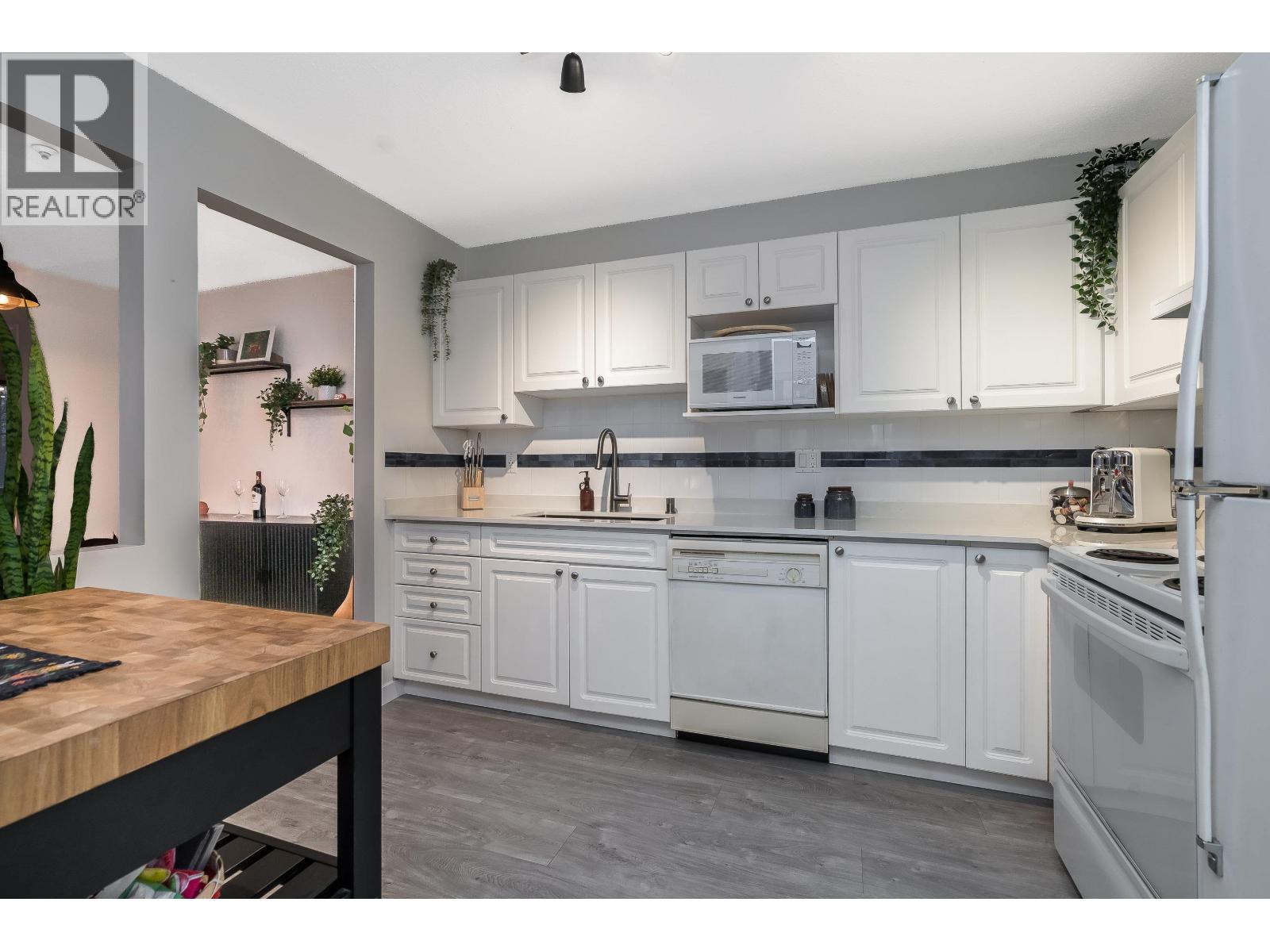 401 2678 DIXON STREET, Port Coquitlam