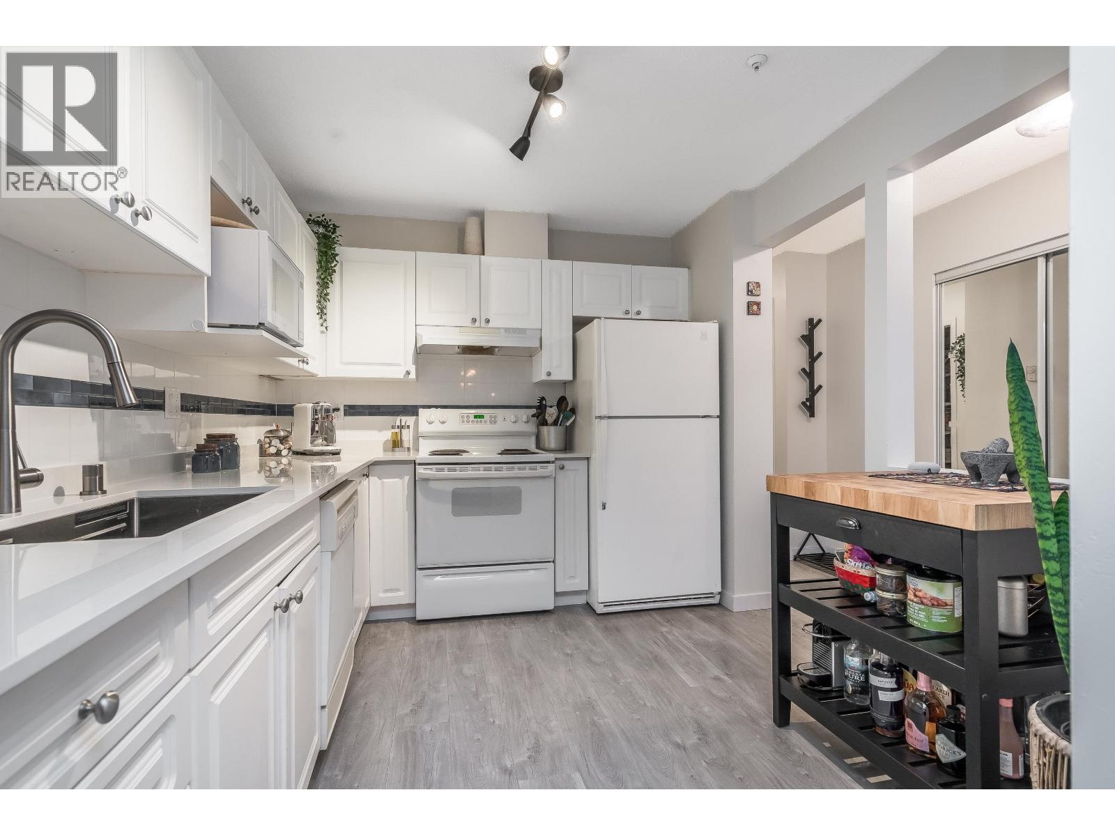 401 2678 DIXON STREET, Port Coquitlam