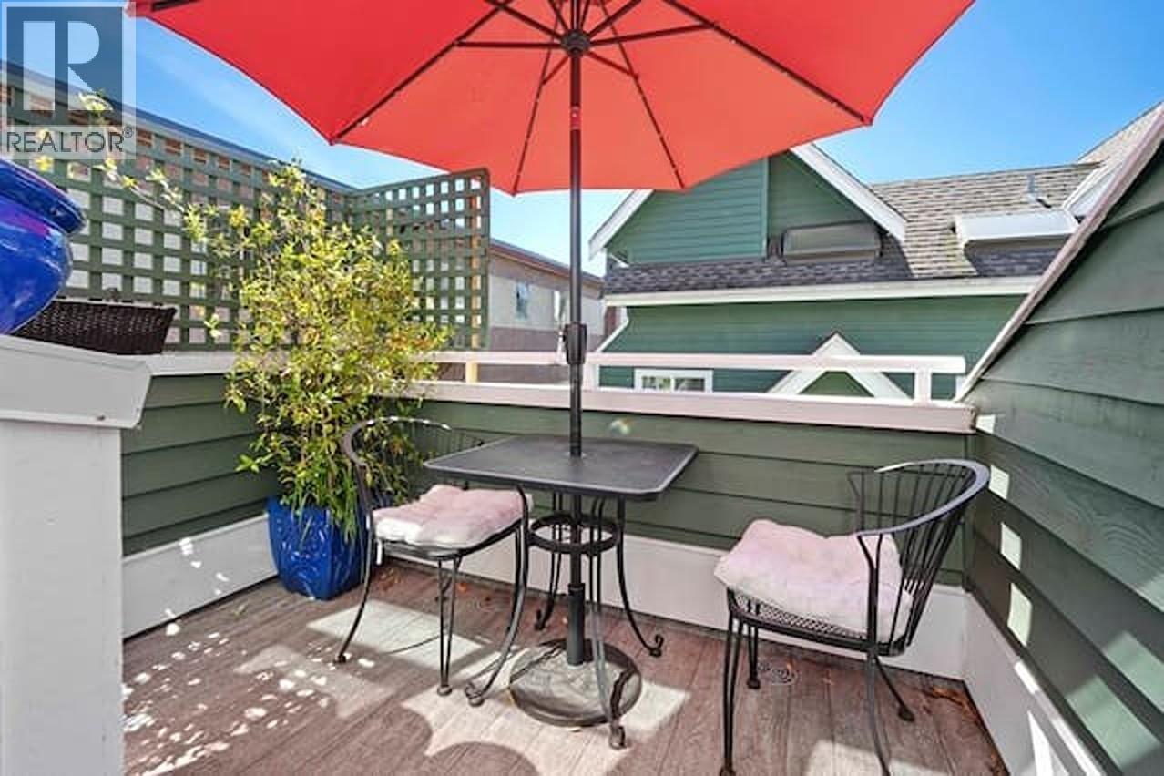 D 136 W 4TH STREET, North Vancouver