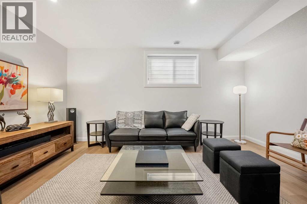 Single Family House Bungalow for Sale in  Mitchell Heath NW Glacier Ridge Calgary 