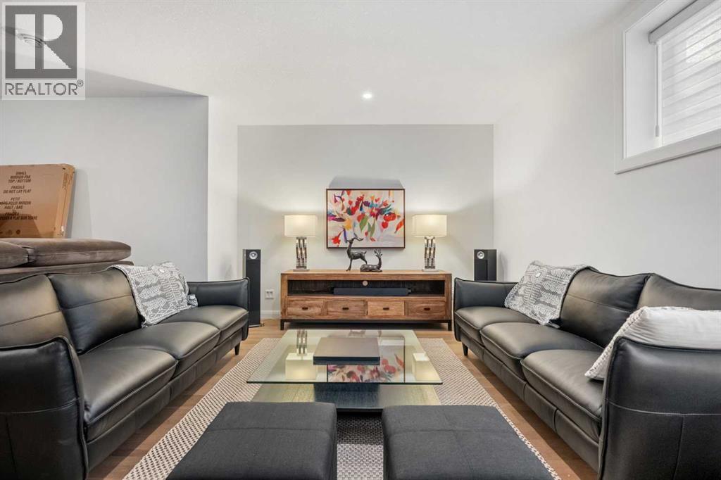 Single Family House Bungalow for Sale in  Mitchell Heath NW Glacier Ridge Calgary 