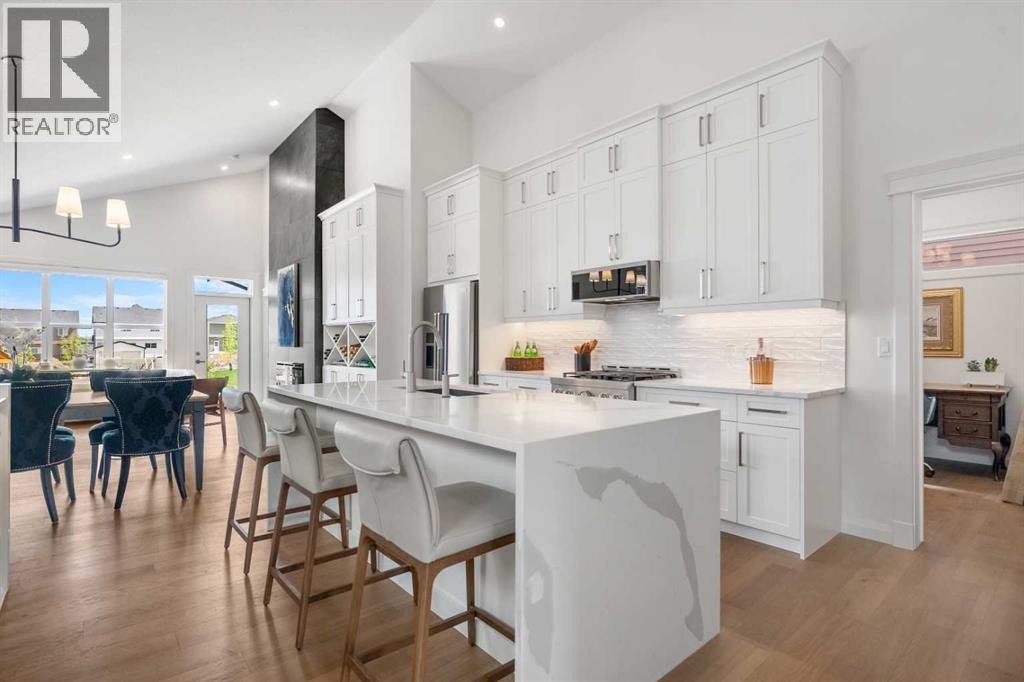 Single Family House Bungalow for Sale in  Mitchell Heath NW Glacier Ridge Calgary 