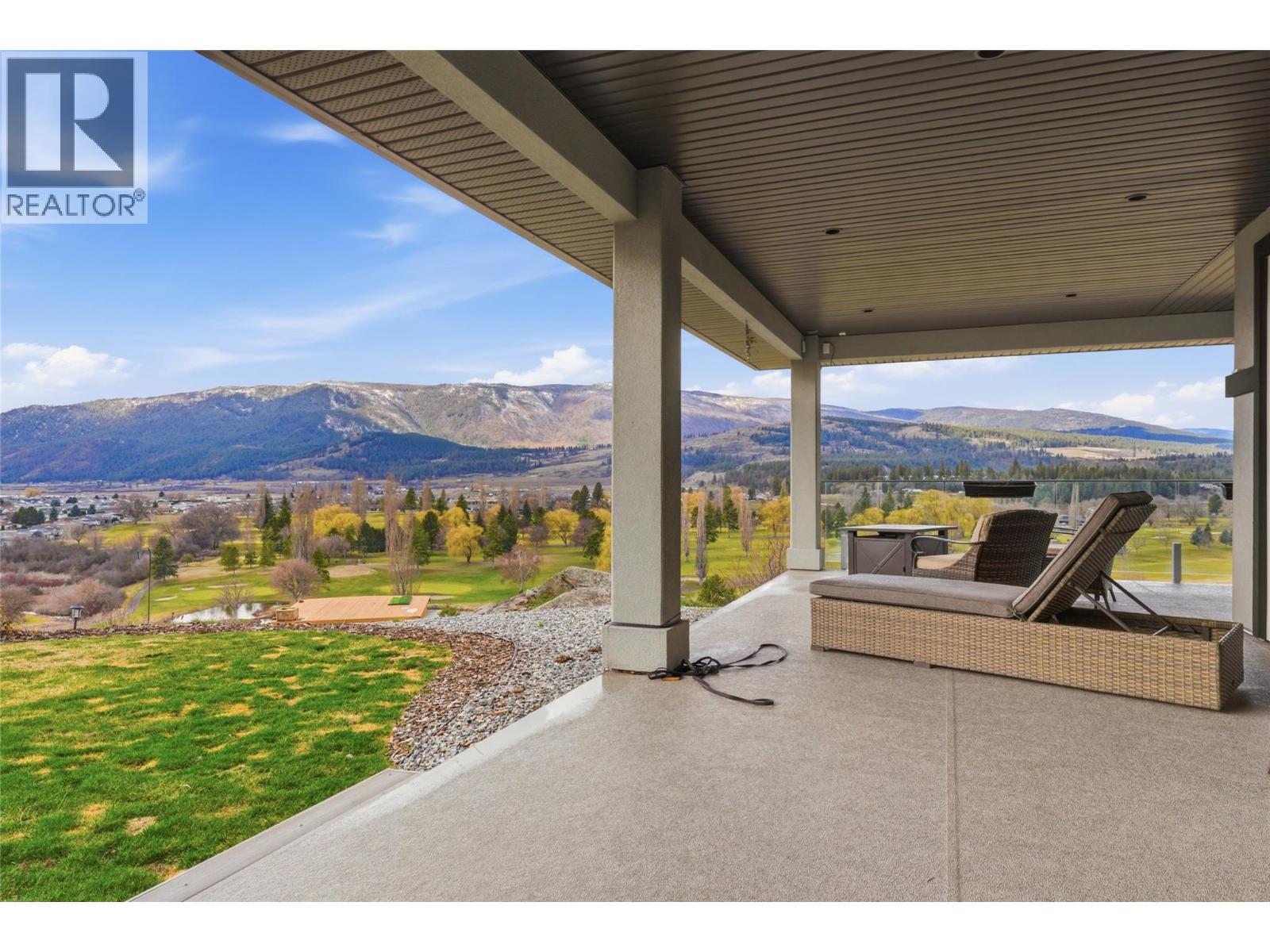 463 Golfview Place, Spallumcheen