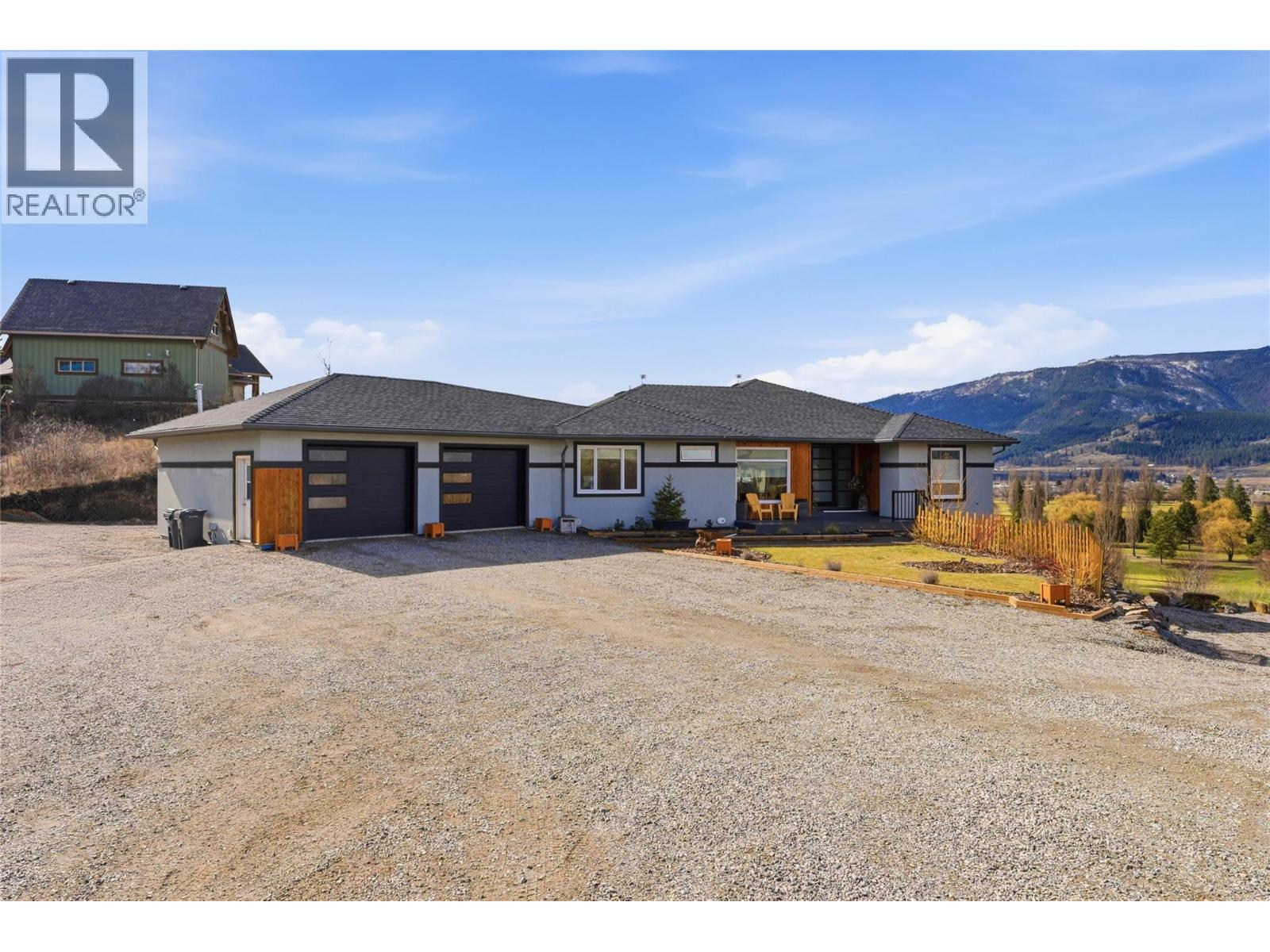 463 Golfview Place, Spallumcheen