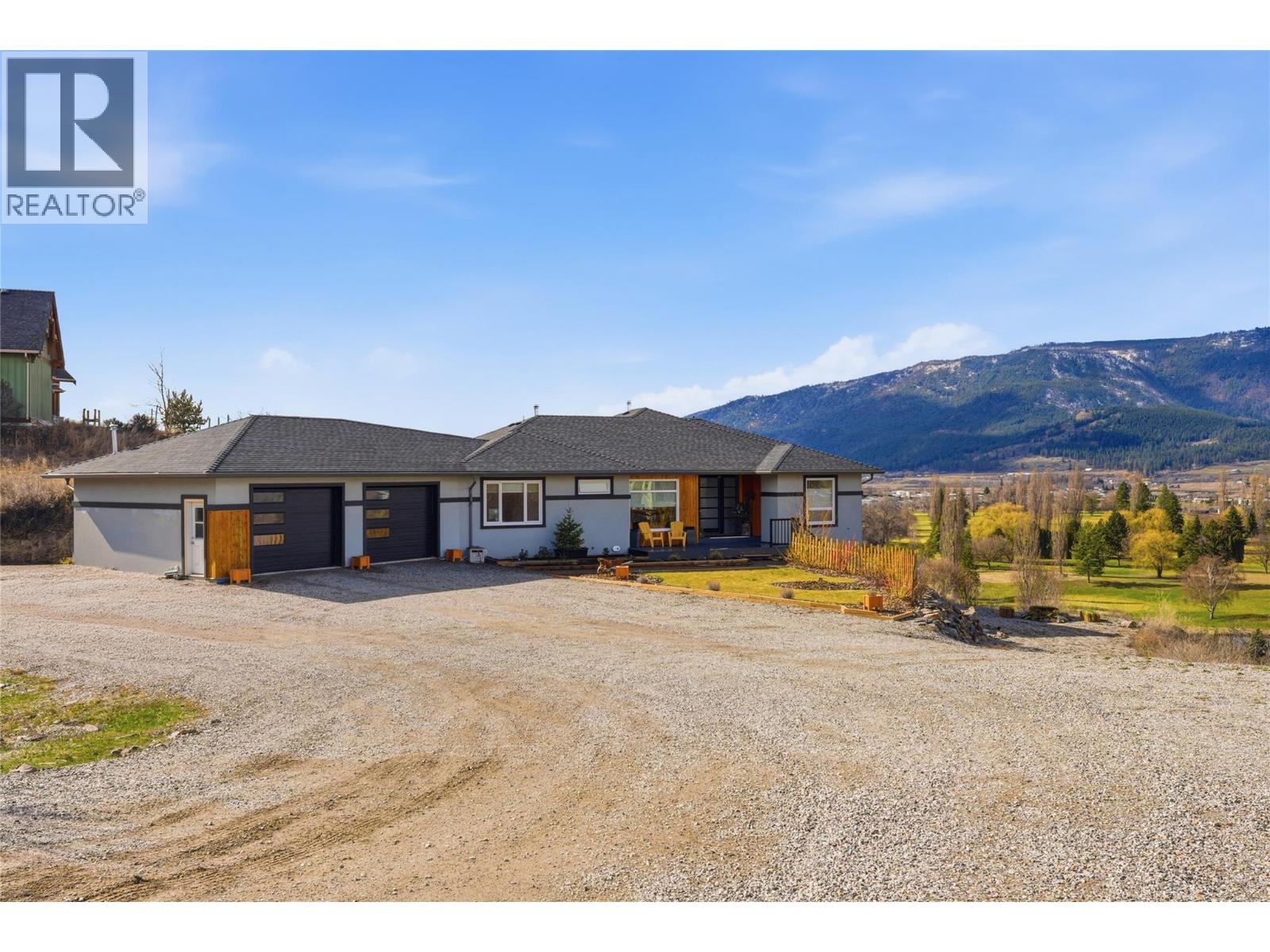 463 Golfview Place, Spallumcheen