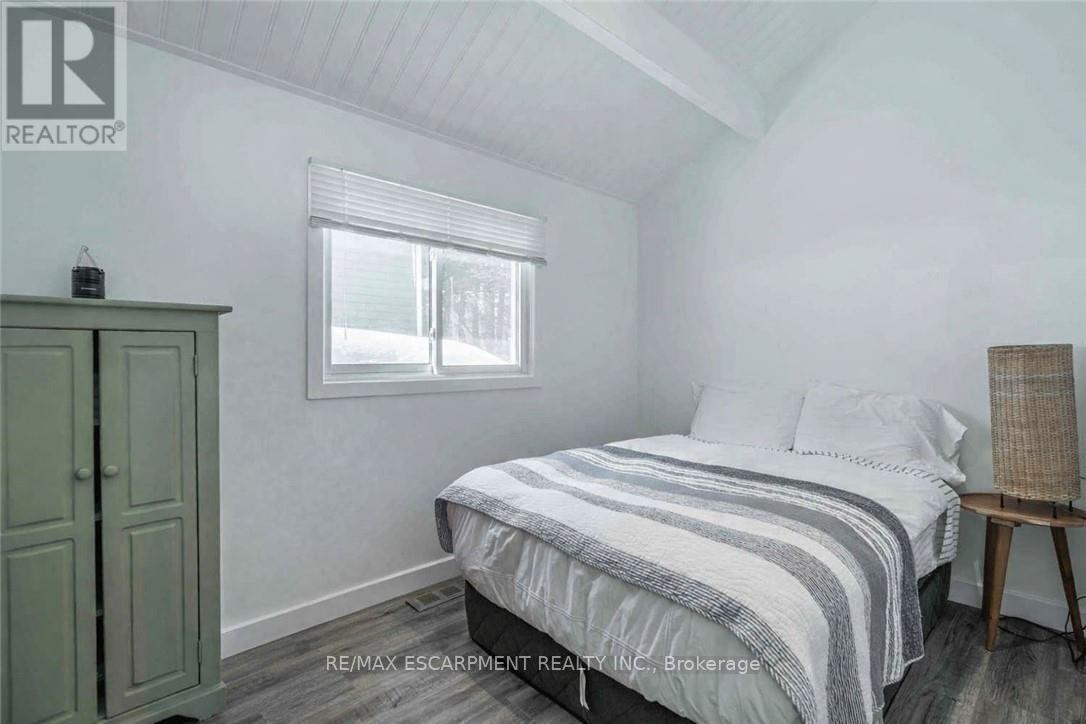 1056 INAWENDAWIN ROAD - 32