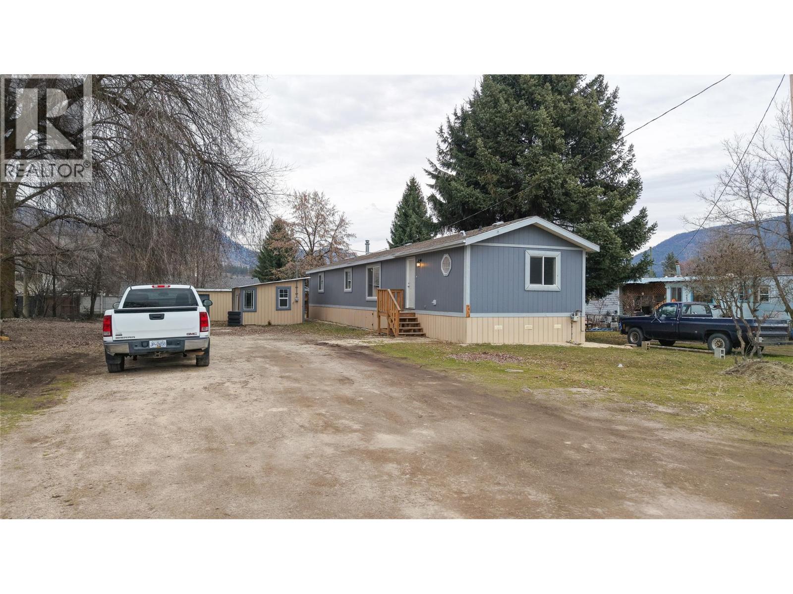 6450 7th Street, Grand Forks