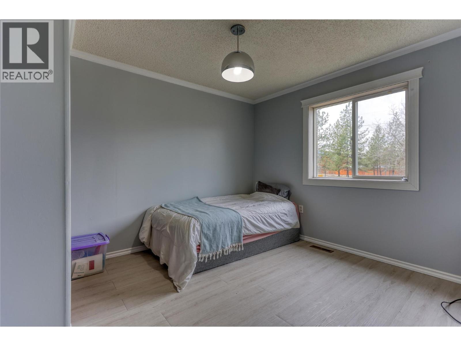 6450 7th Street, Grand Forks