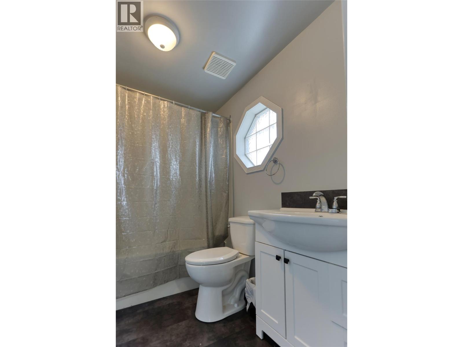 6450 7th Street, Grand Forks