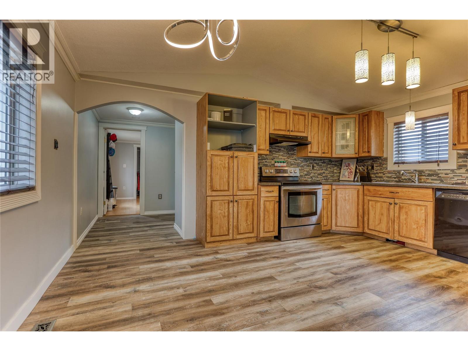 6450 7th Street, Grand Forks