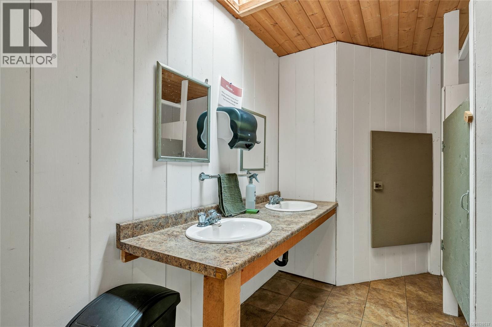 DL1489 JACKSON BAY - 36