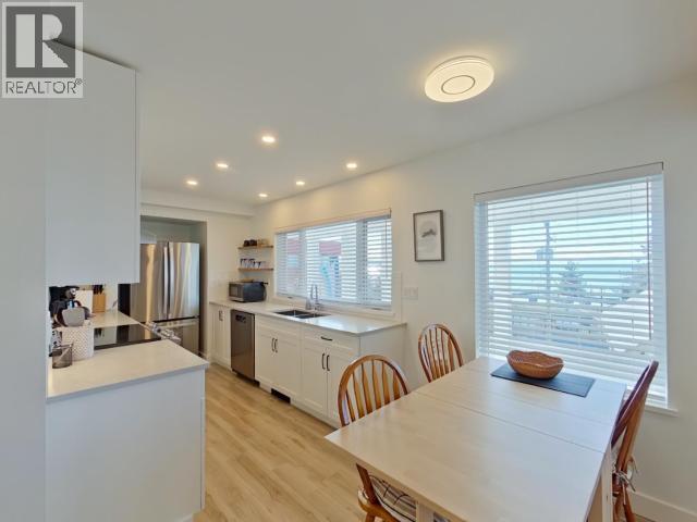 A, B, C-6848 COURTENAY STREET, Powell River