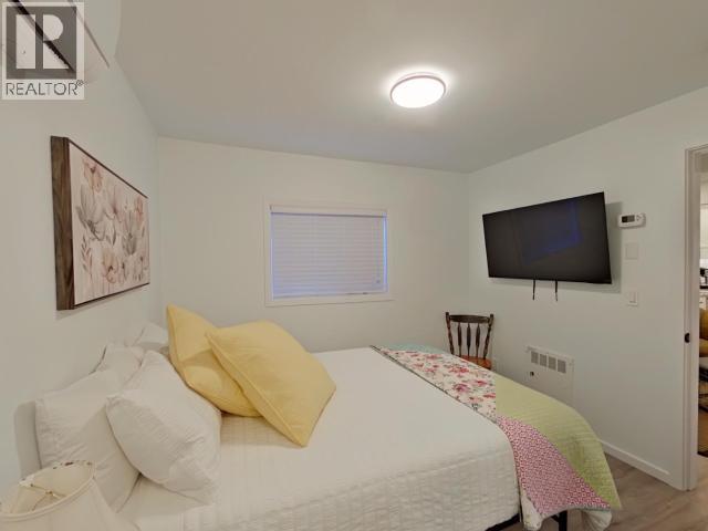 A, B, C-6848 COURTENAY STREET, Powell River