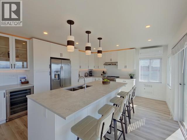 A, B, C-6848 COURTENAY STREET, Powell River