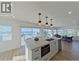 Kitchen - A, B, C-6848 Courtenay Street, Powell River, BC V8A1X2 Photo 10