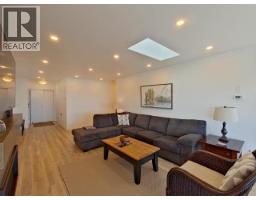 Laundry room - A, B, C-6848 Courtenay Street, Powell River, BC V8A1X2 Photo 21