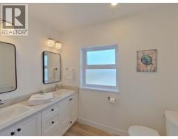 A, B, C-6848 Courtenay Street, Powell River, BC V8A1X2 Photo 33