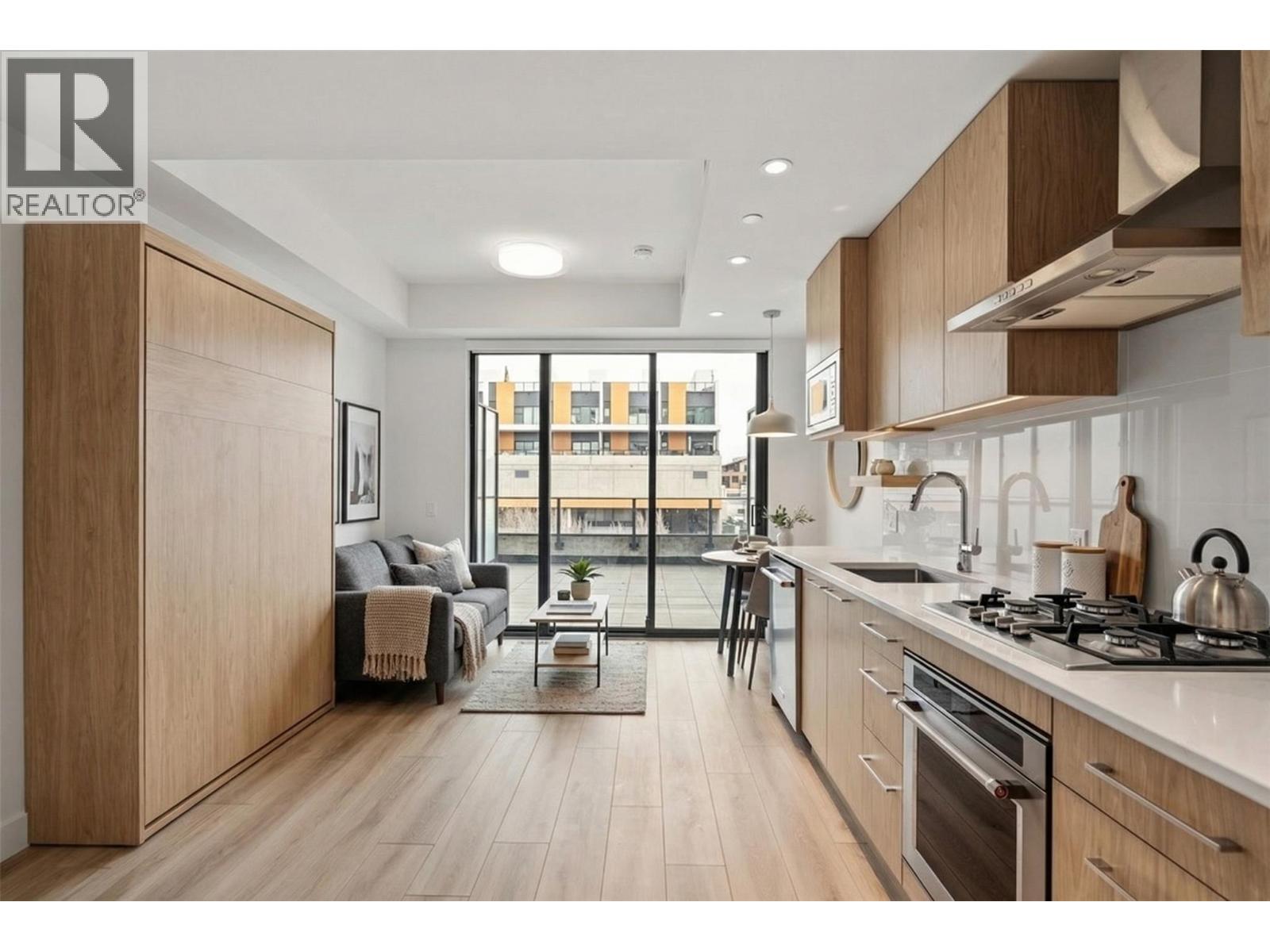 #204 3051 Abbott Street - 3