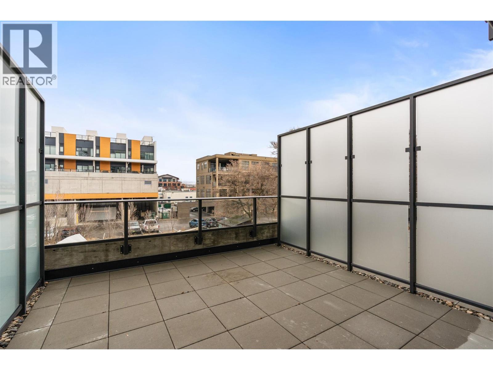 #204 3051 Abbott Street - 20