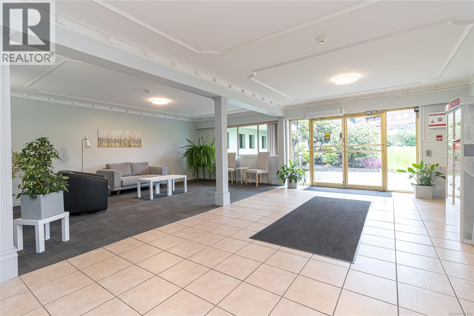 #208 1680 POPLAR AVE - 19