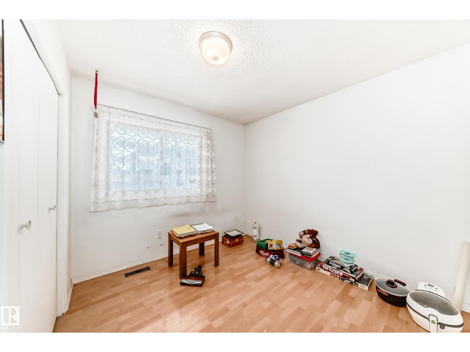 15515 92A AV NW, Edmonton