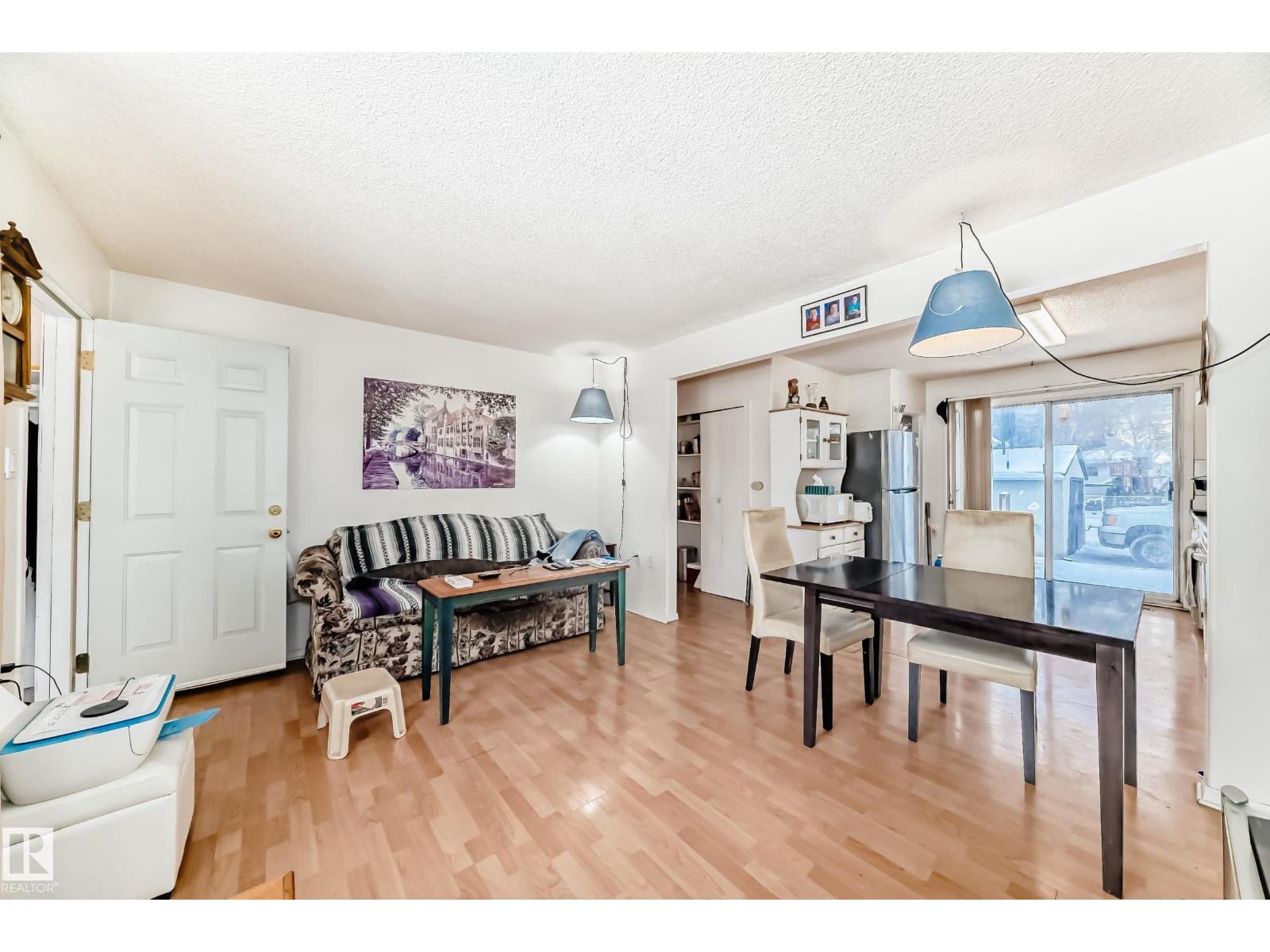 15515 92A AV NW, Edmonton