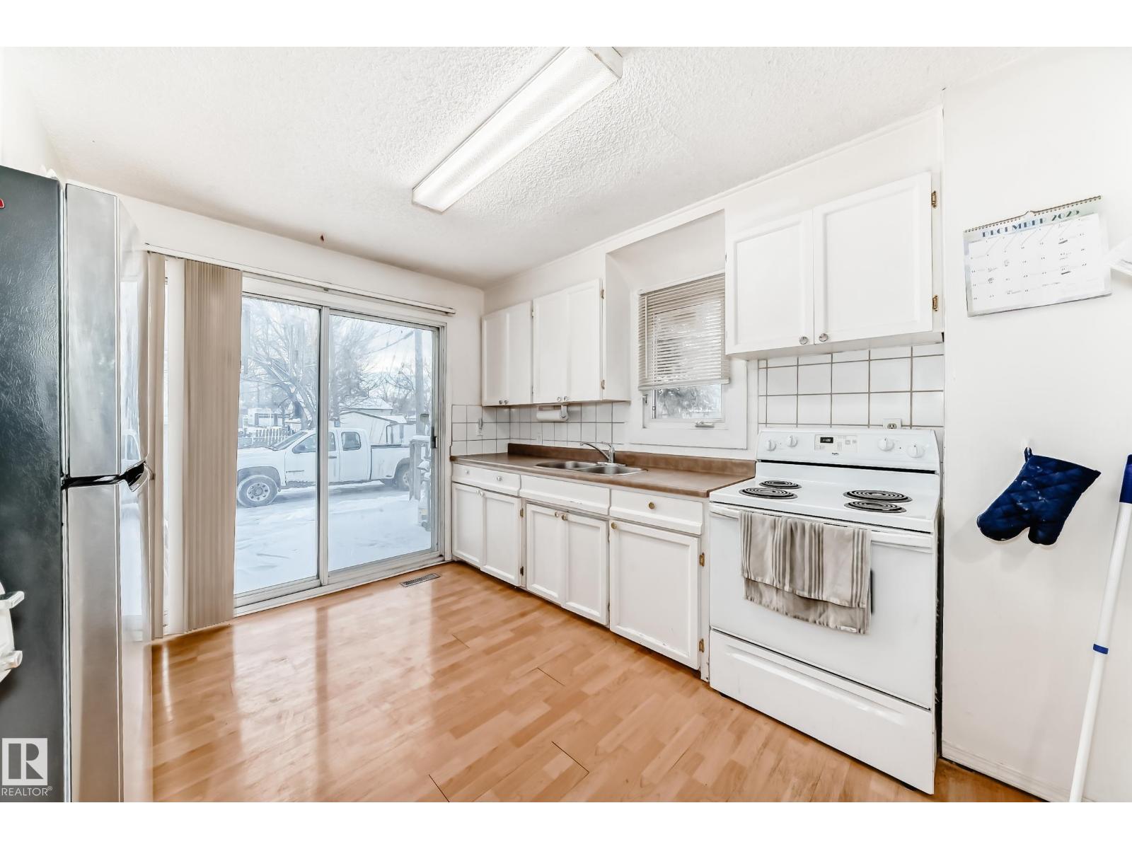 15515 92A AV NW, Edmonton