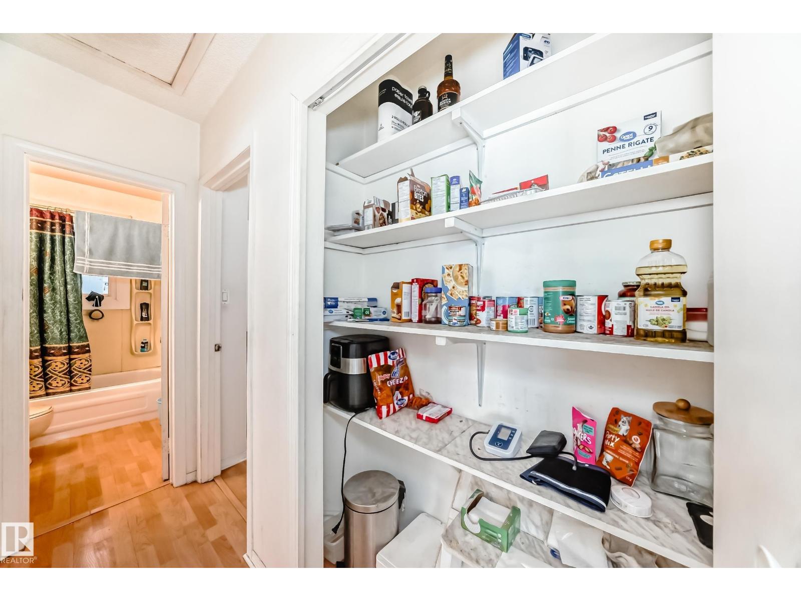 15515 92A AV NW, Edmonton