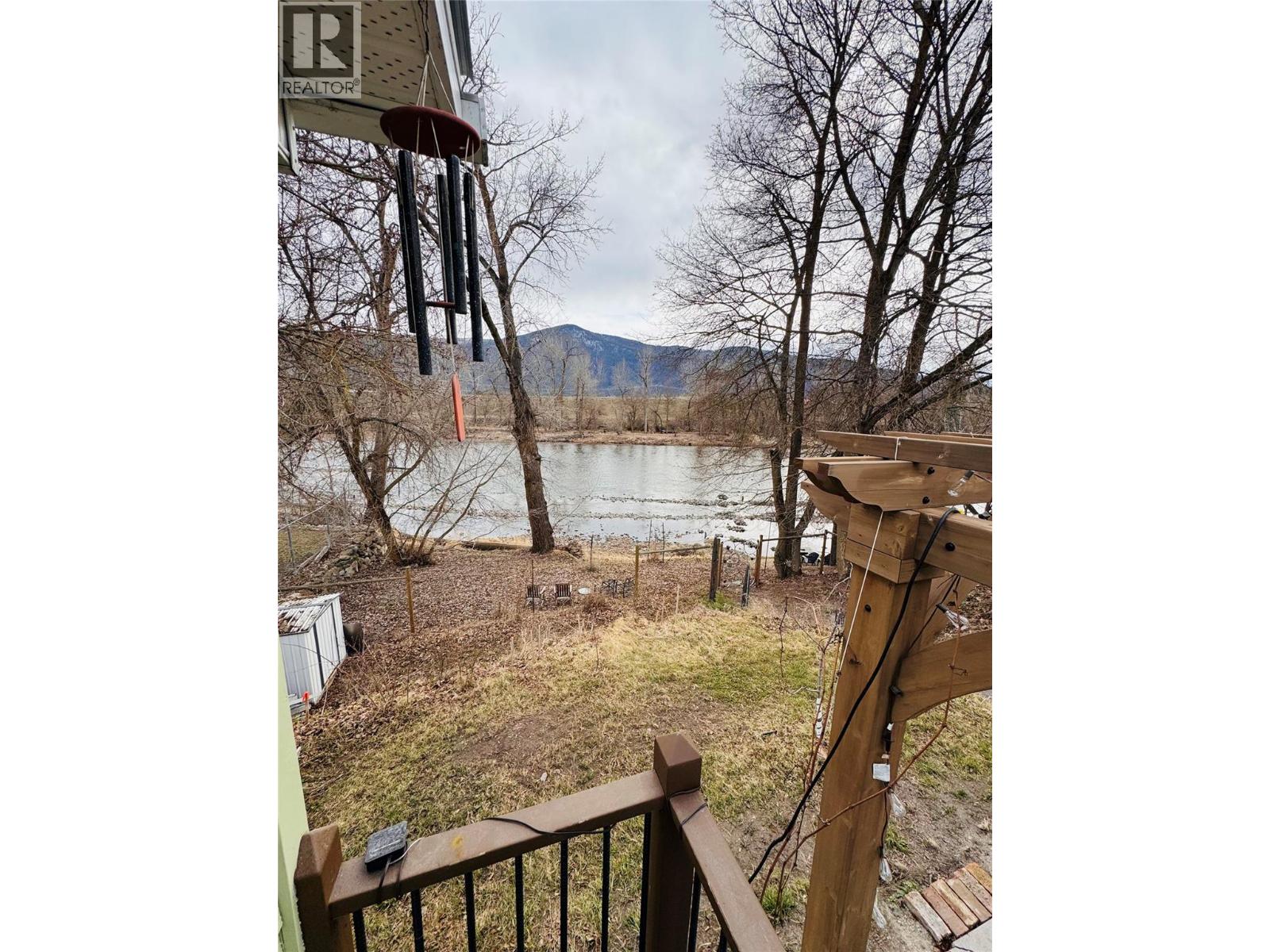 904 KETTLE RIVER Drive, Grand Forks