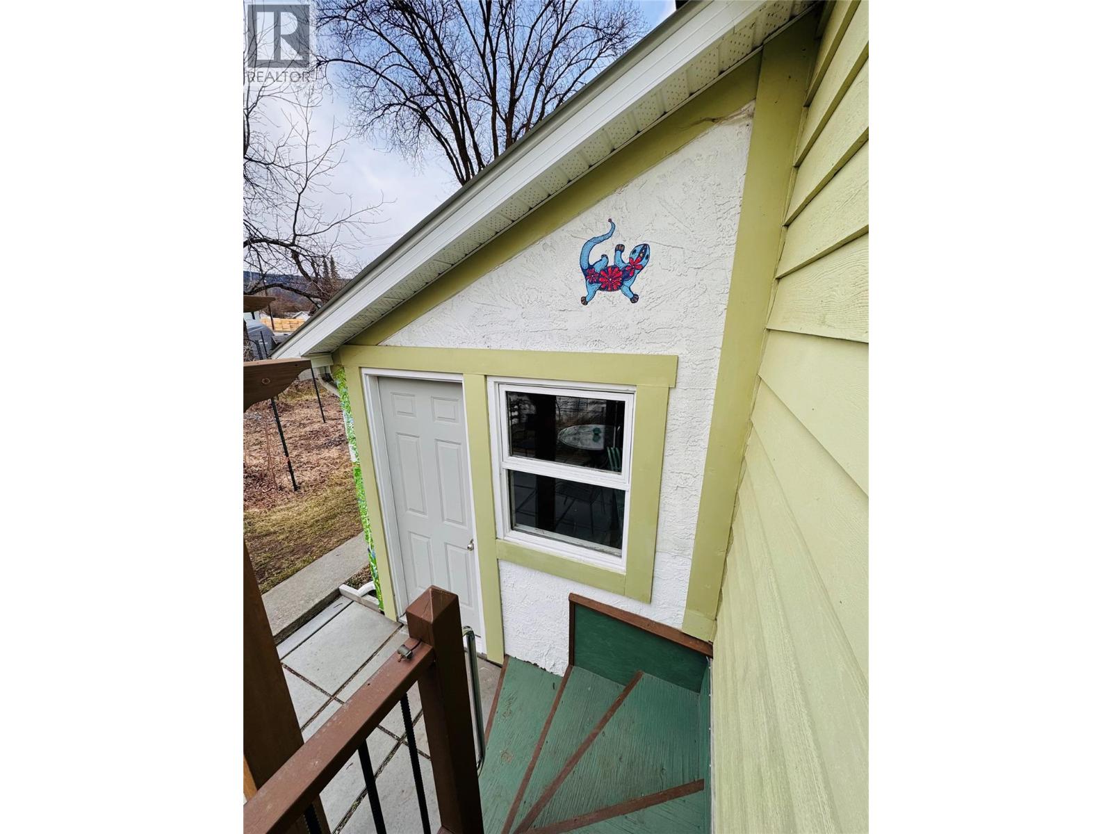 904 KETTLE RIVER Drive, Grand Forks