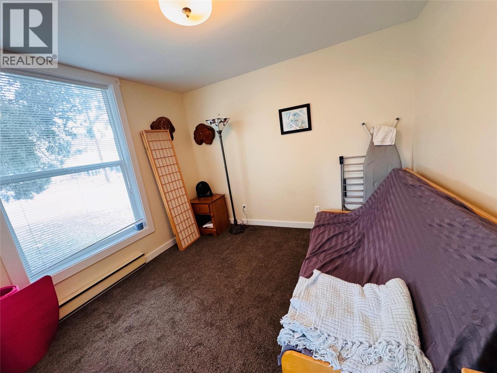 904 KETTLE RIVER Drive, Grand Forks