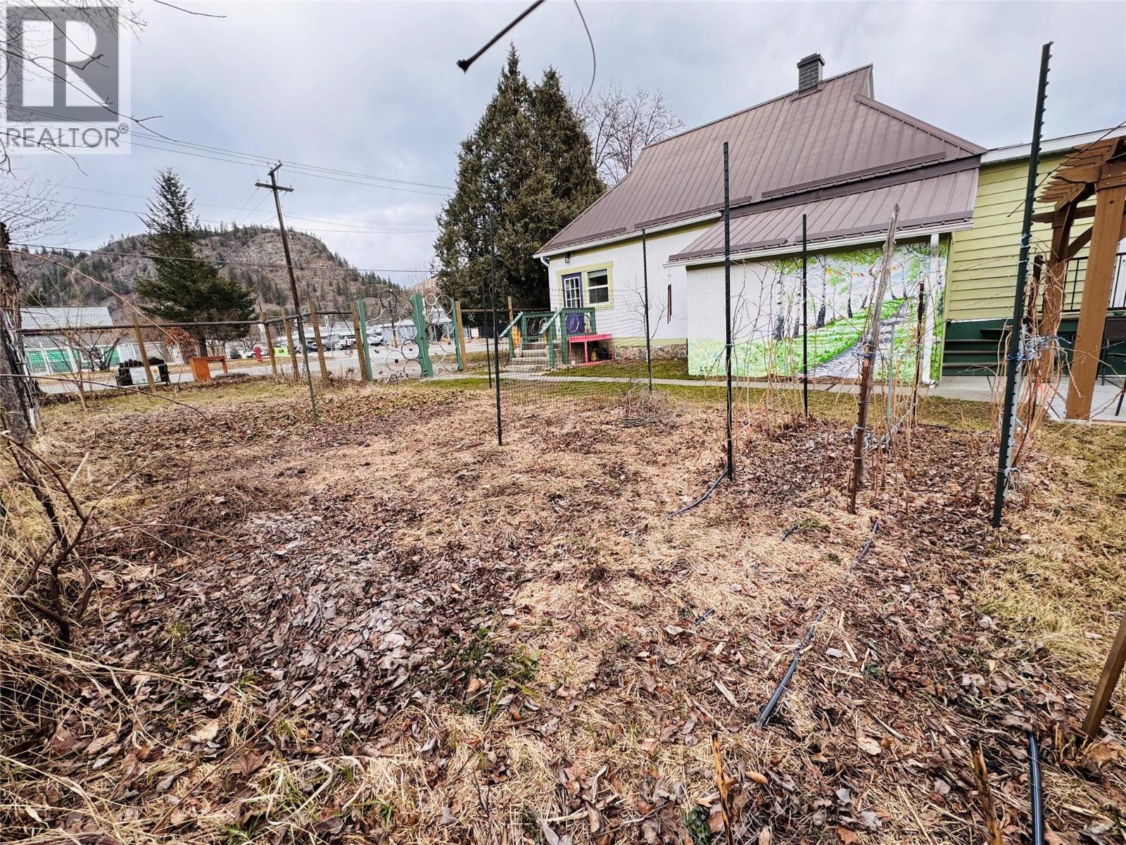 904 KETTLE RIVER Drive, Grand Forks