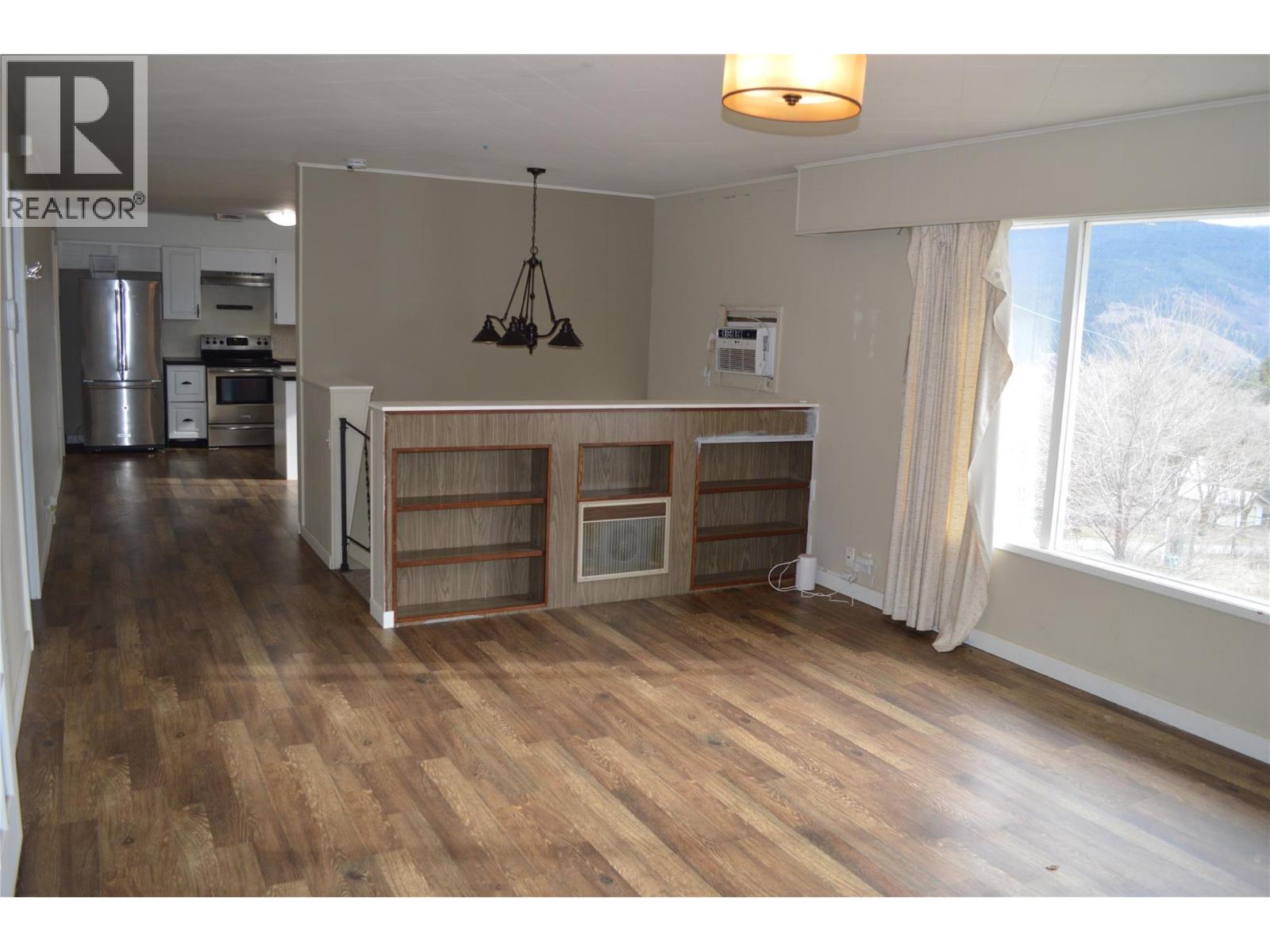 6805 Reservoir Road, Grand Forks