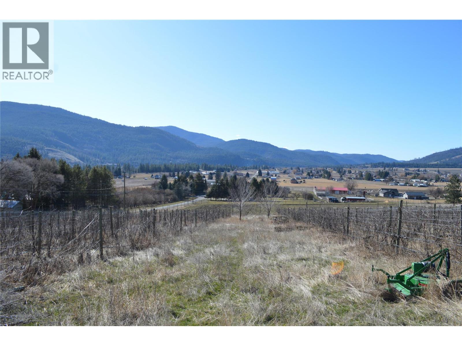 6805 Reservoir Road, Grand Forks