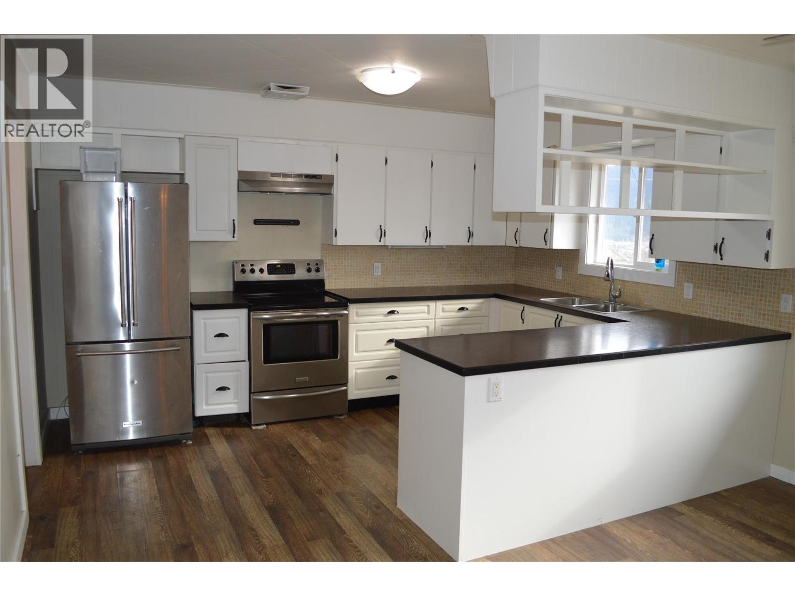 6805 Reservoir Road, Grand Forks