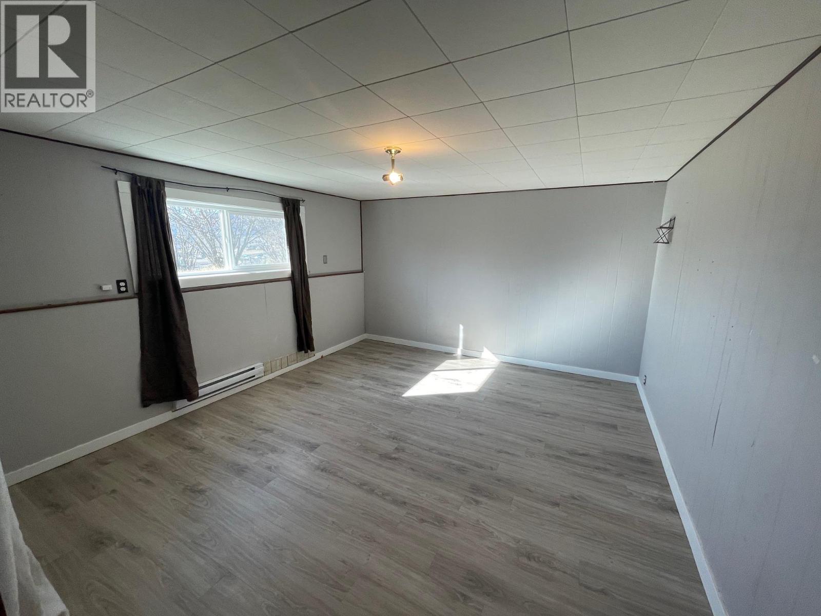 6805 Reservoir Road, Grand Forks