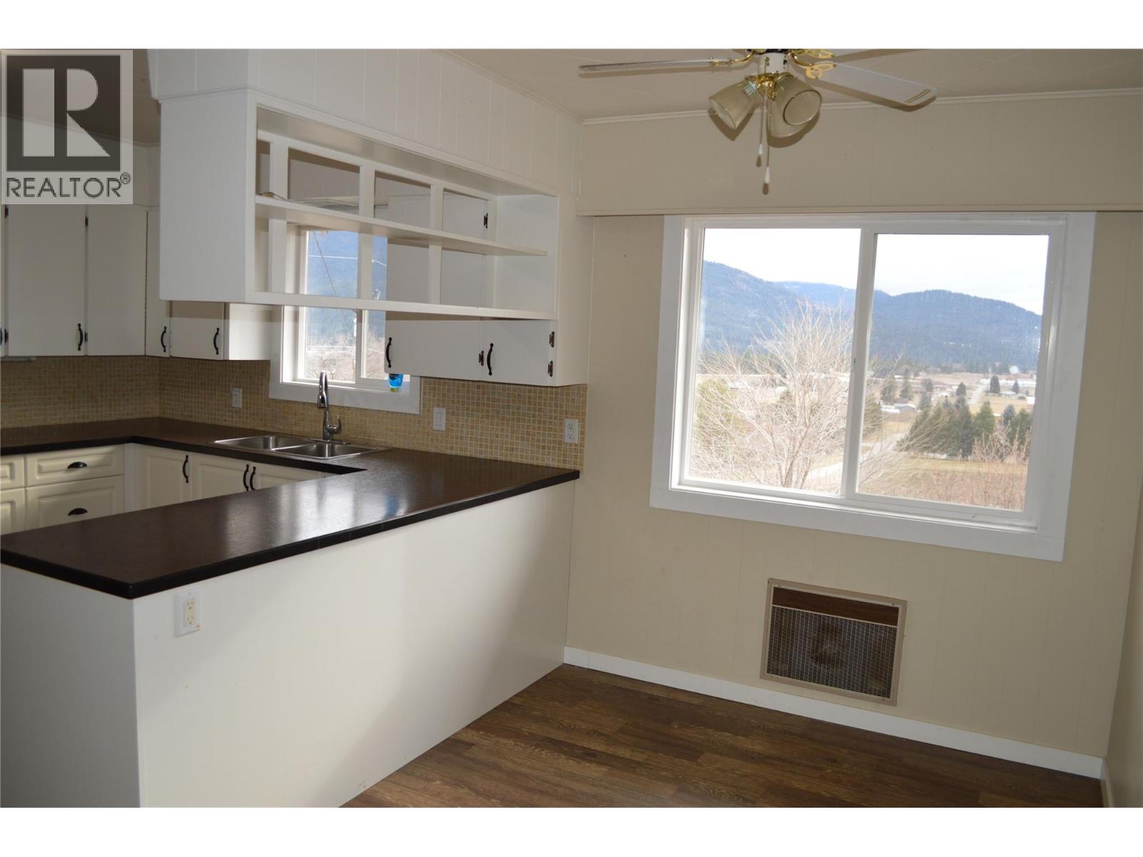 6805 Reservoir Road, Grand Forks